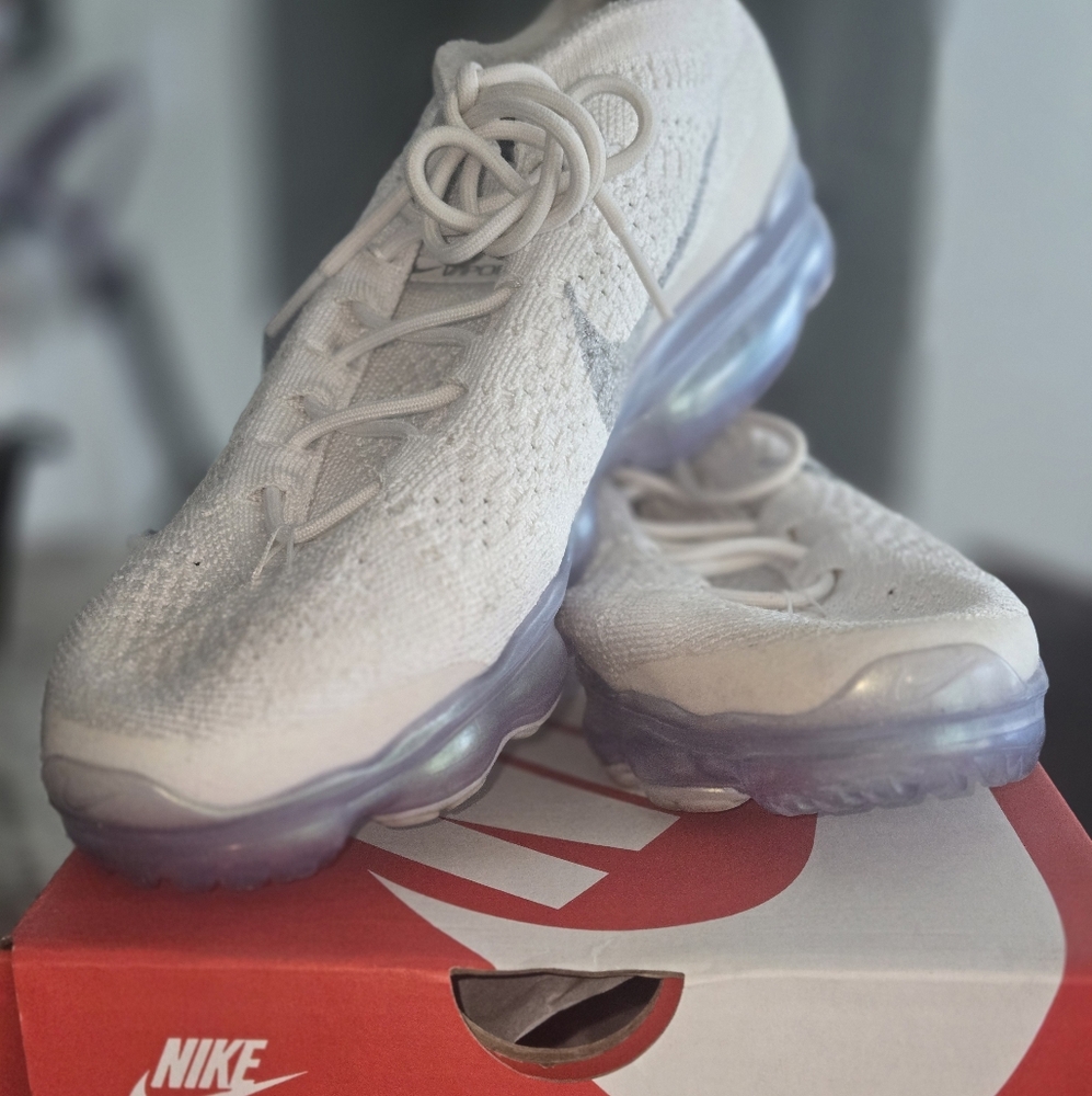Nike W Air Vapormax 2023 Size:11W 9.5M